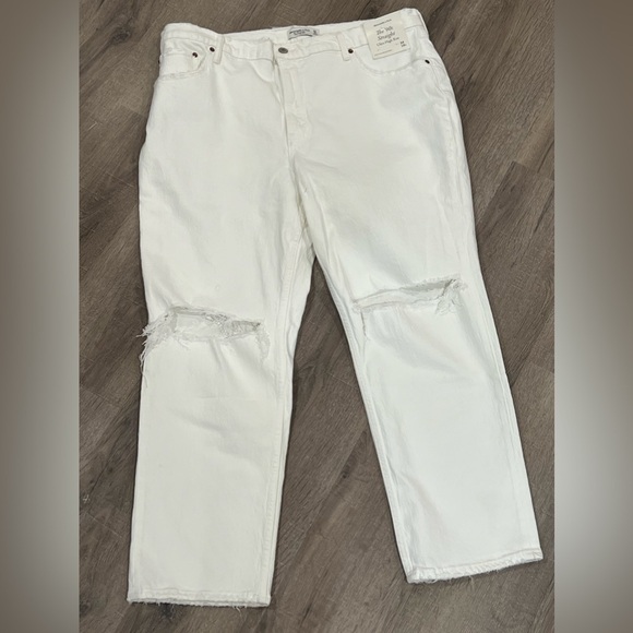 NWT Abercrombie & Fitch 34/18S The ‘90’s Straight Ultra High Rise White Jeans - Picture 2 of 7